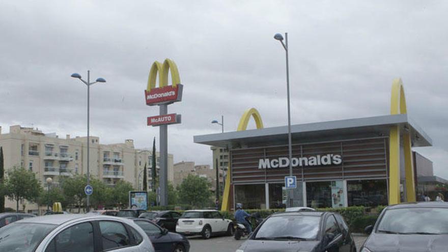 McDonald&#039;s lanza en siete locales de Mallorca su servicio de entrega a domicilio