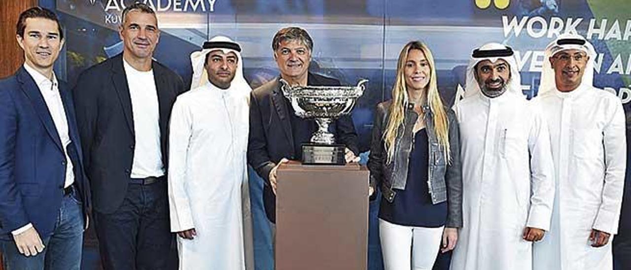 Rafel Nadal lleva su Academia a Kuwait. La presentaron la hermana del tenista y su tÃ­o Toni, que prometiÃ³ campeones.