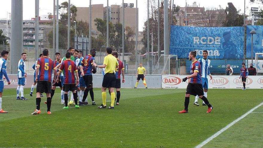 El Eldense luchó hasta el final pero acabó perdiendo