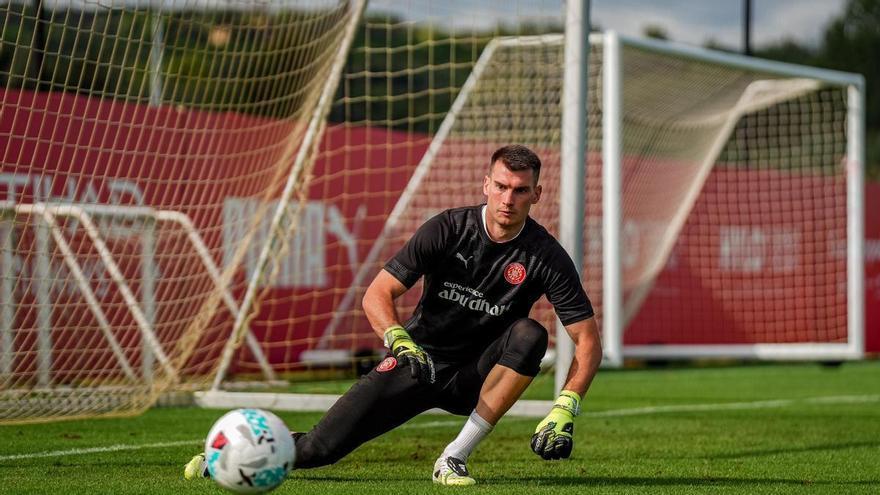 Livakovic, l’experimentat porter pel qual negocia el Barça: grans actuacions als Mundials i polèmica amb el Girona