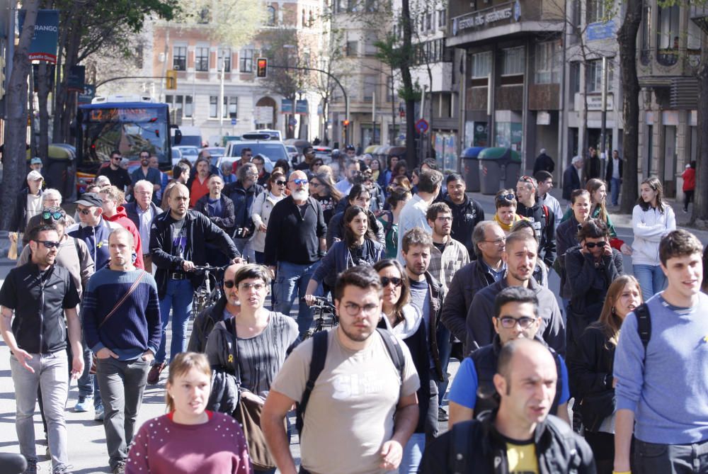 Concentració de suport al noi encausat pel tall a les vies del tren