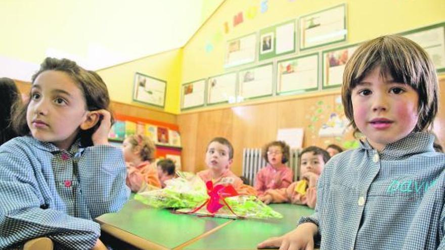 Alumnos del Palacio Valdés en la presentación de la actividad «Ánimos Lectores».