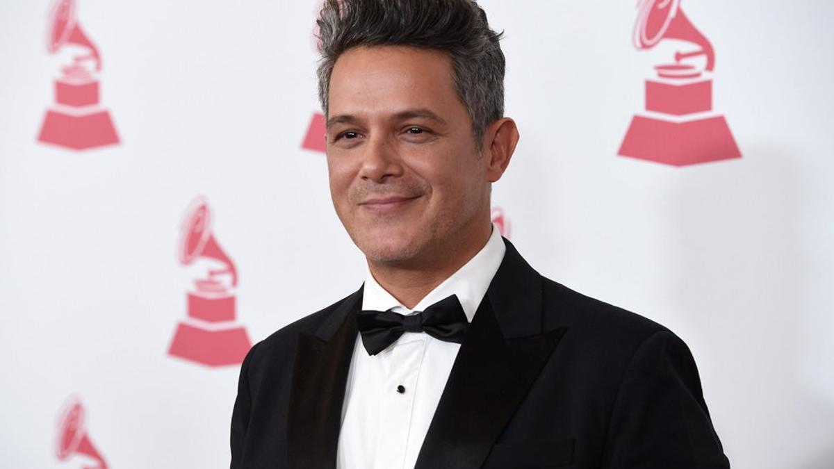 Alejandro Sanz en la alfombra roja de los Grammy Latinos