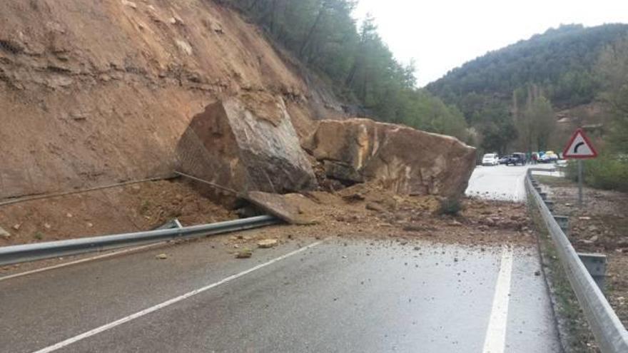 Els dos rocs que van caure ocupaven pràcticament tota la carretera