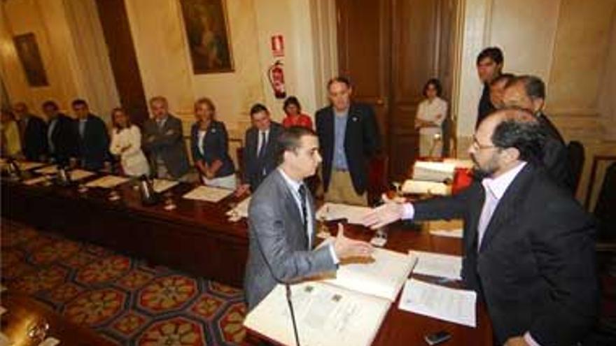 `No´ rotundo del gobierno municipal al Pacto por Cáceres diseñado por el PP
