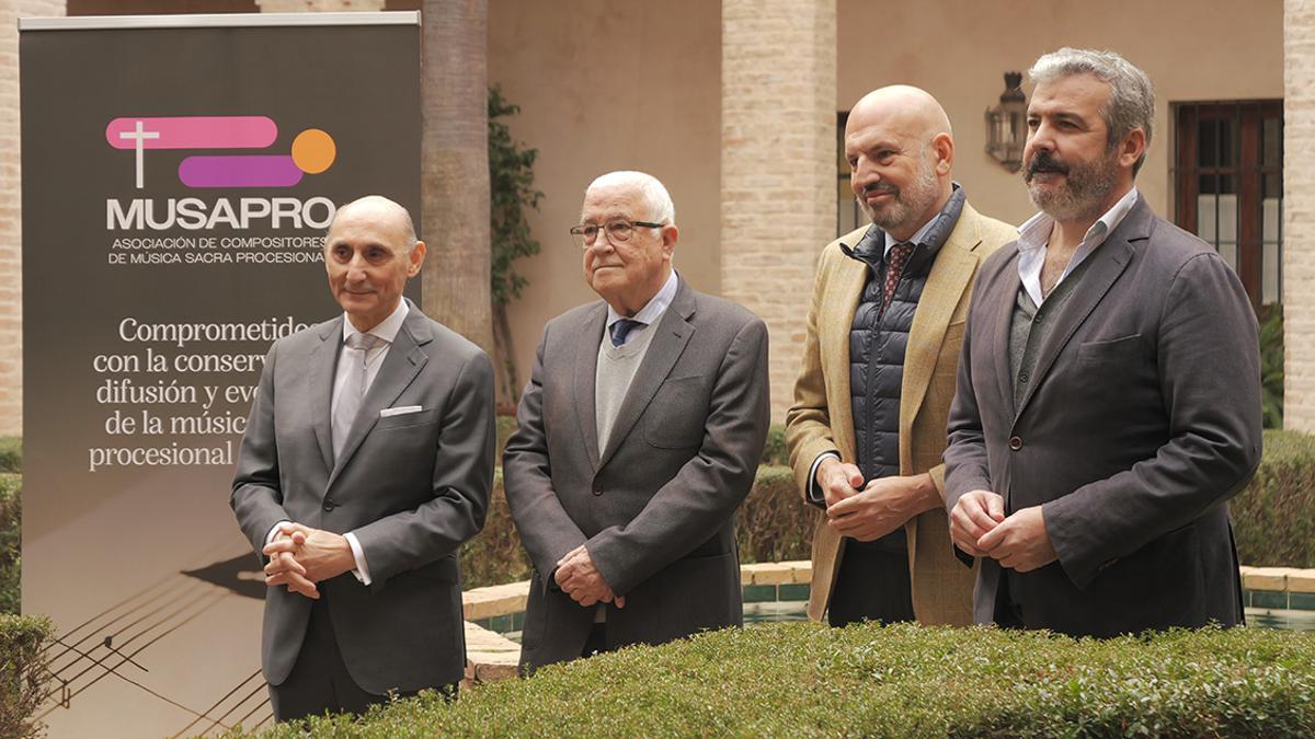 El delegado de Fiestas Mayores, Manuel Alés, ha presidido la presentación del El I Encuentro Nacional de Compositores de Música Sacra Procesional