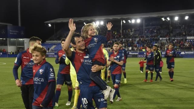 El Huesca deja Primera con un triunfo