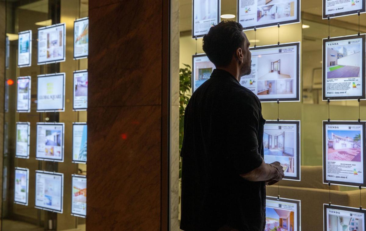 BARCELONA 04/11/2025 Economia Inmobiliaria , pisos en venta , alquiler , inmobiliarias Passeig Sant Joan FOTO ELISENDA PONS / Elisenda Pons / EPC