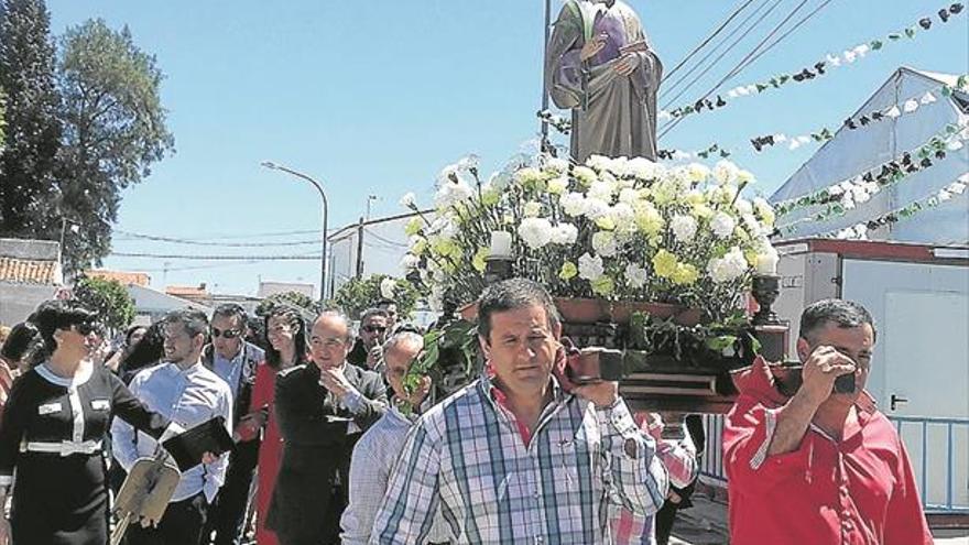 Los vecinos de Rincón del Obispo celebran actos en honor a San José Obrero