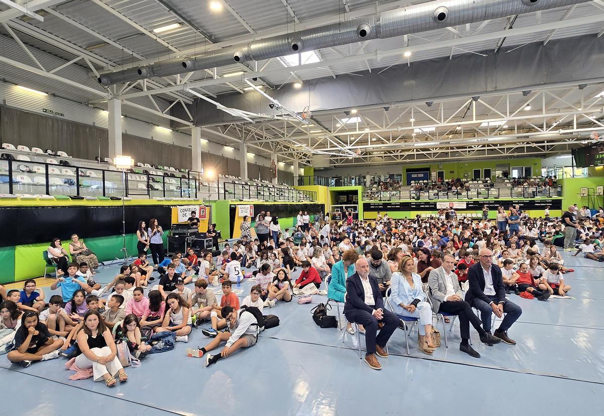 XI Premios «FARO DA ESCOLA» 2026: cientos de pequeños aprendices de periodismo en Navia