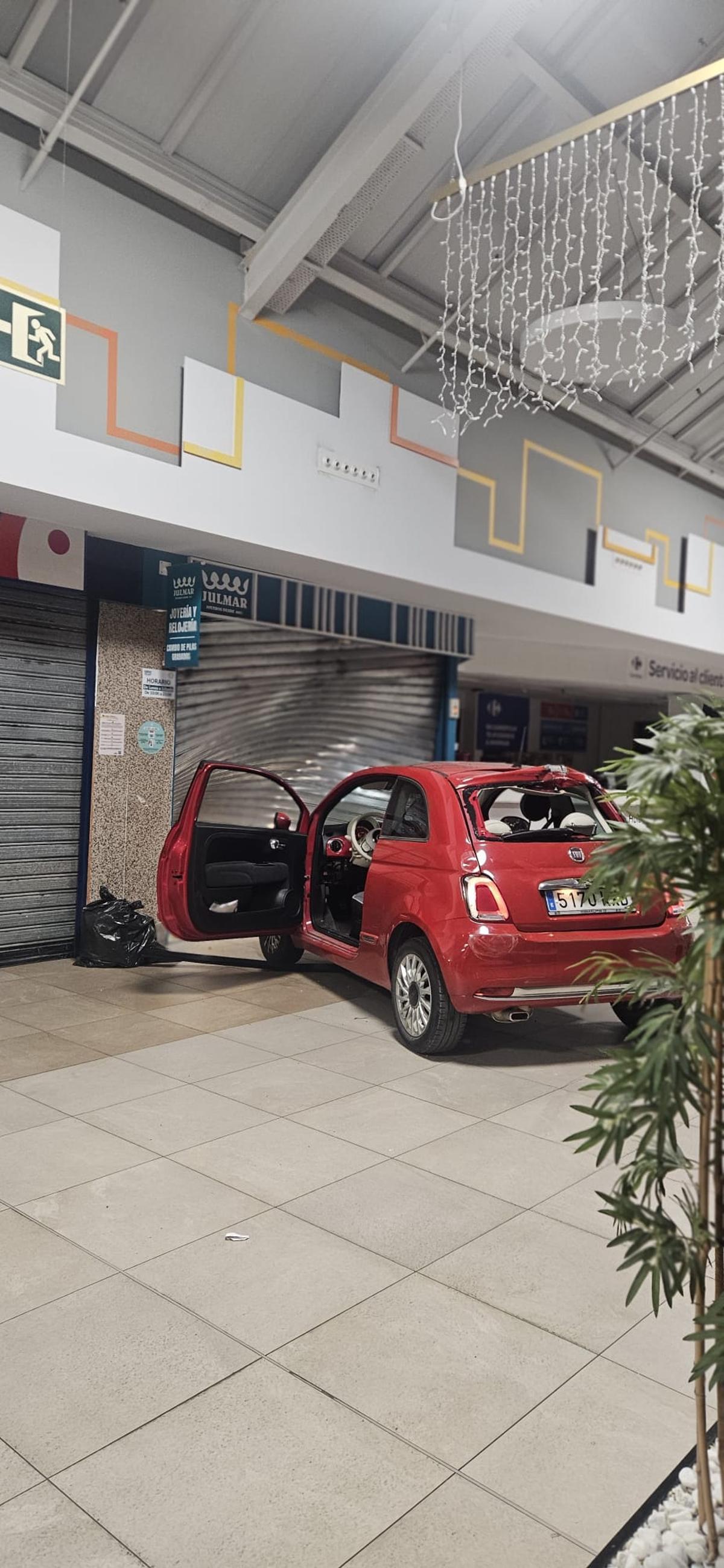 Asalto de la banda de aluniceros a una joyería en un centro comercial de Sagunt