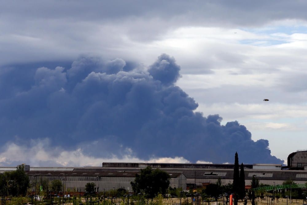 Incendio en un cementerio de neumáticos de Seseña