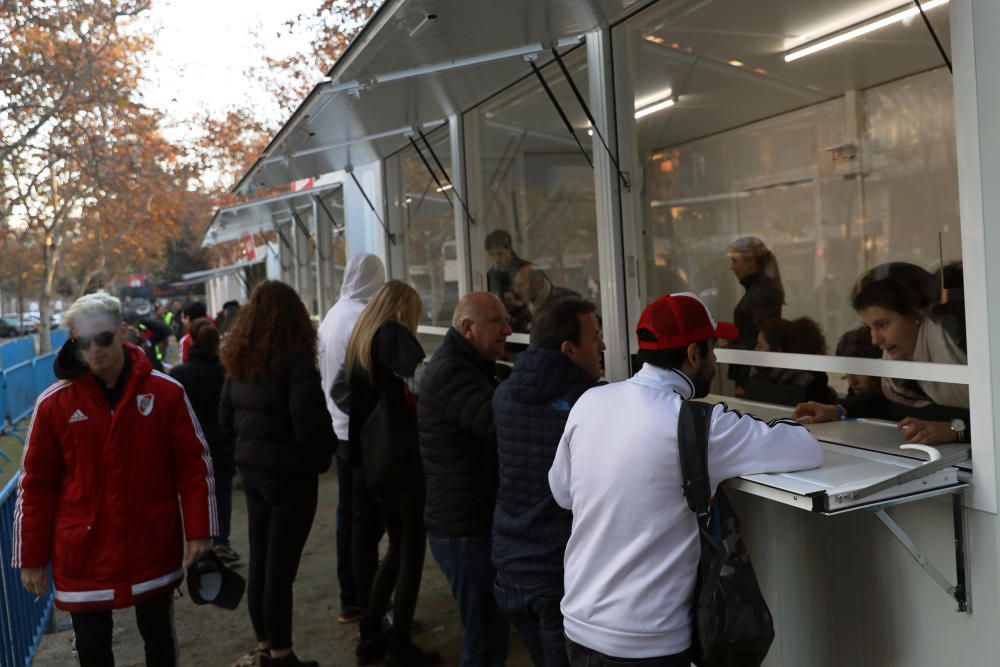 Las aficiones de River y Boca llenan Madrid