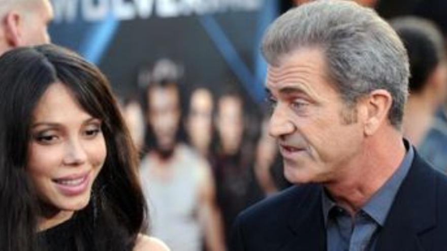 La novia rusa de Mel Gibson le hace padre por octava vez