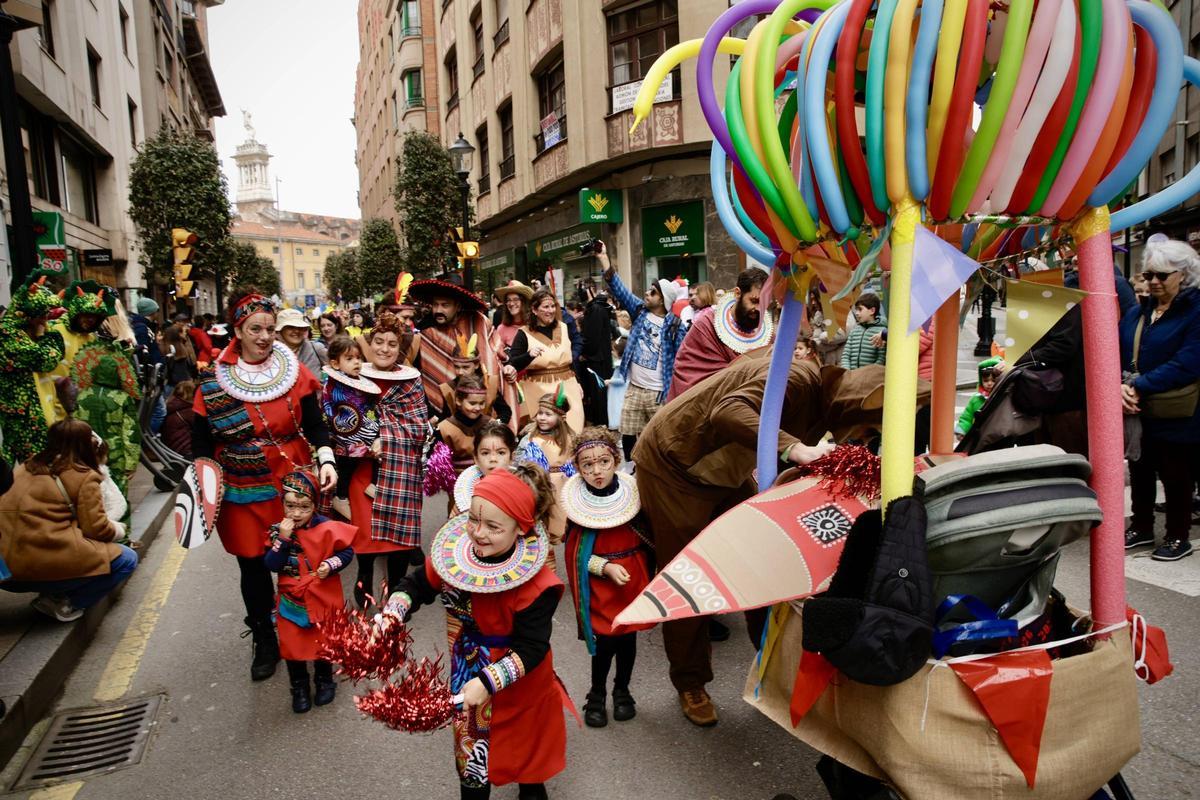 El desfile infantil de Antroxu por las calles de Gijón, en imágenes