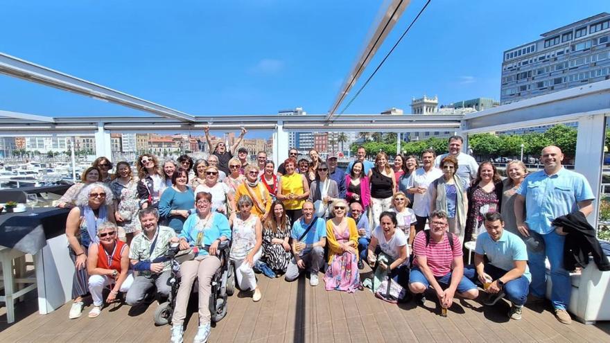 Homenaje a Ángeles García, Geles, por su jubilación | LNE