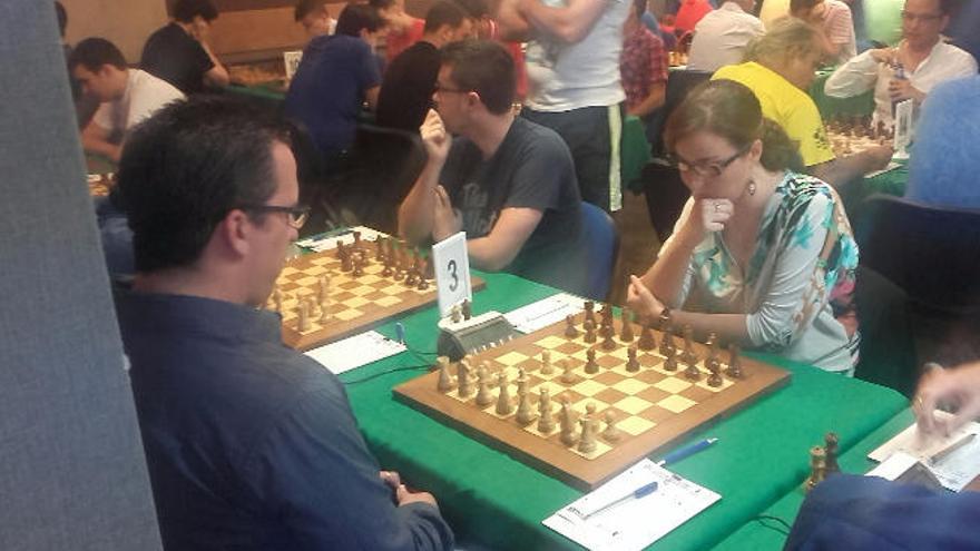 Sabrina Vega elude la derrota ante el GM Renier Vázquez