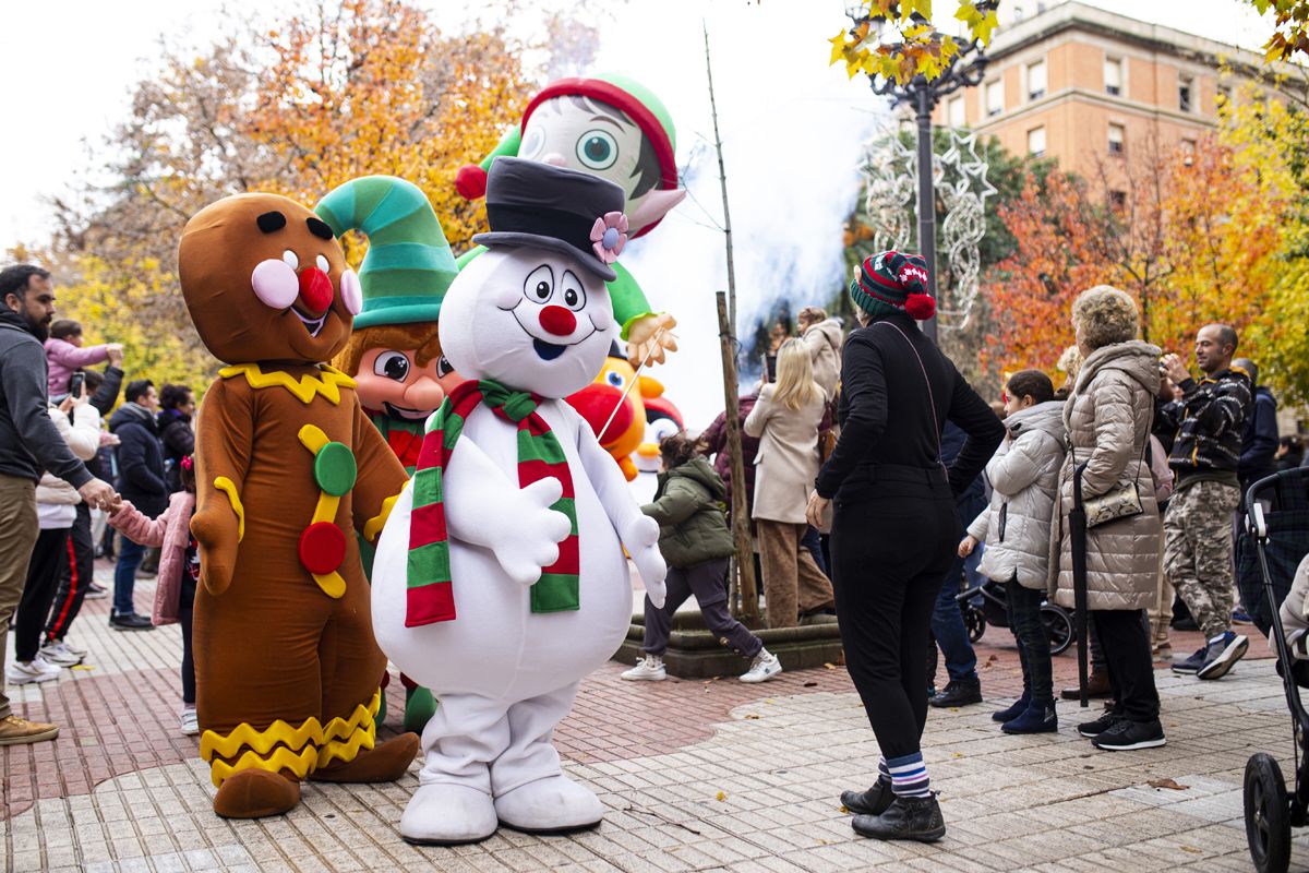 Fotogalería | Así fue el pasacalles navideño en Cáceres