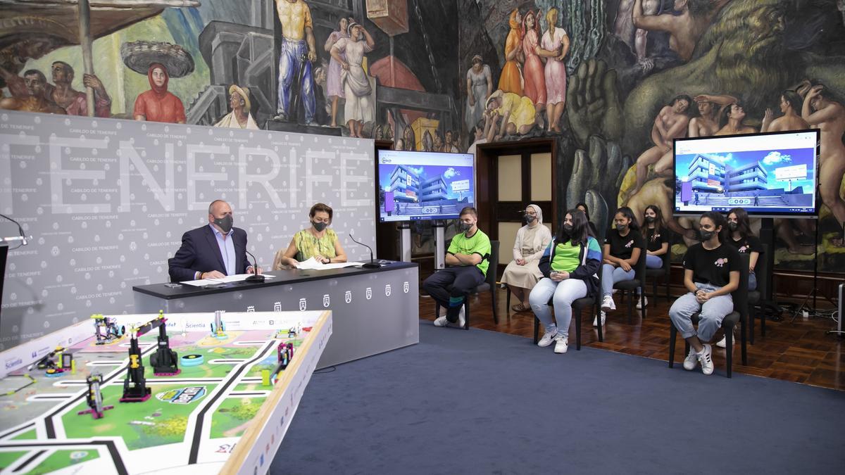 El vicepresidente del Cabildo, Enrique Arriaga, durante la presentación del evento.