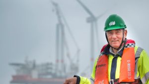 El presidente de Iberdrola, Ignacio Sánchez Galán, en un parque eólico marino.
