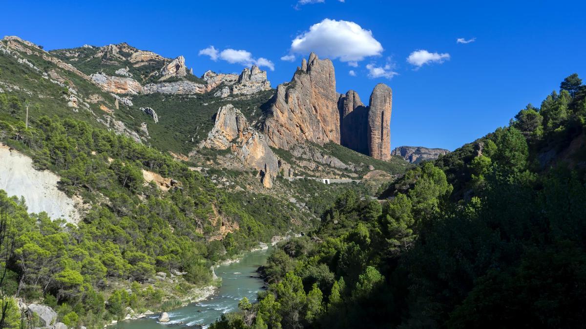 Es la ruta más impresionante del Prepirineo aragonés y se hace en dos horas y media