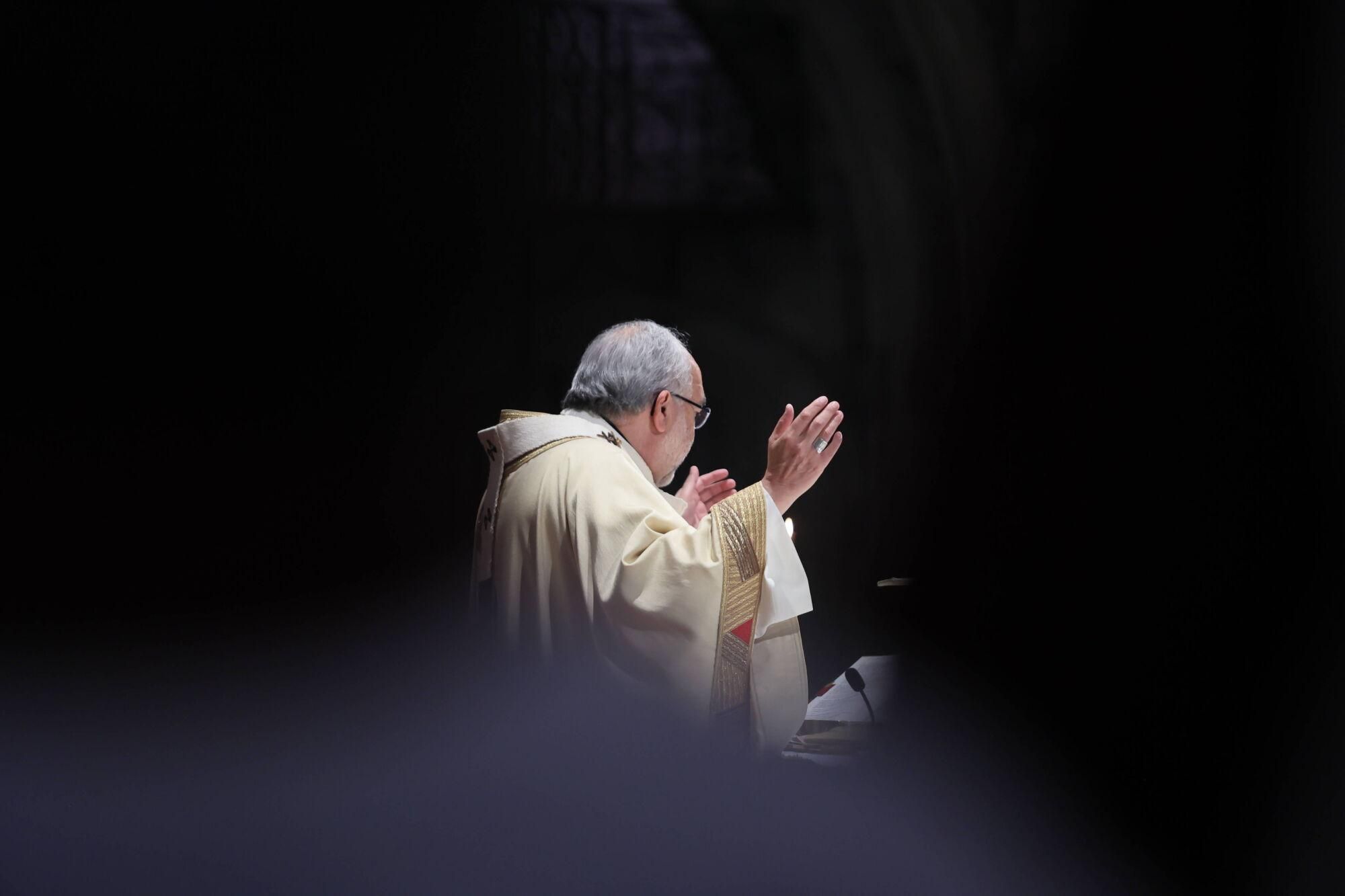 Así fue la misa del Corpus Christi en la catedral de Oviedo.