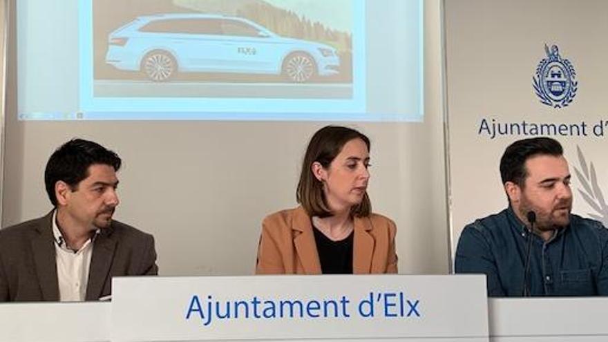 Presentación de la nueva imagen de los taxis de Elche