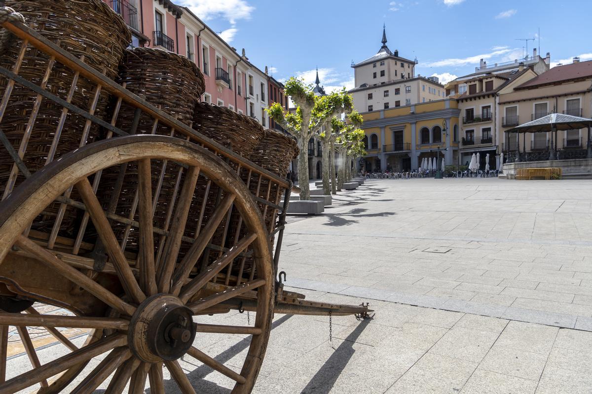Carro en las calles medievales de Aranda de Duero