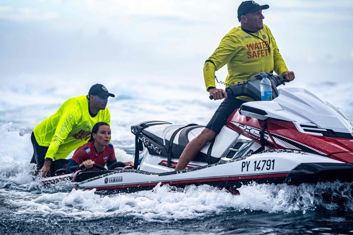 Competición de surf Outerknown Tahiti Pro 2022 en Teahupoo, Polinesia Francesa