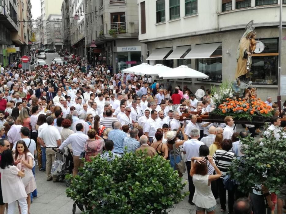 Marín se engalana por tierra y por mar para festejar el día grande del Carmen