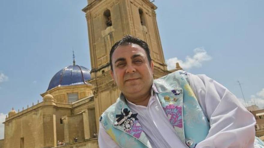 El presidente de la Gestora de Festejos Populares, Fernando Jaén, en la basílica de Santa María.