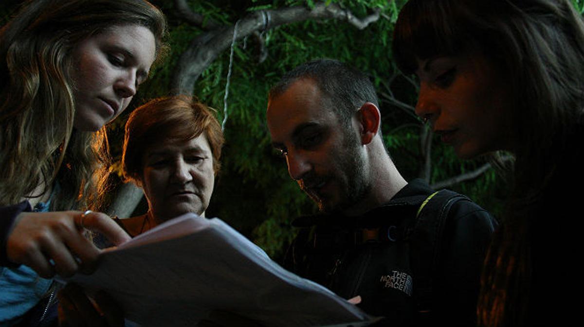 Voluntarios de Arrels se despliegan por el barrio de Sants