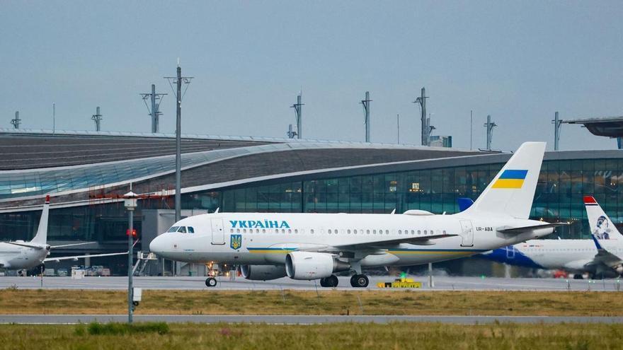 Zelenskis Flugzeug wurde beim Start aus Moldawien beinahe von einer Drohne getroffen