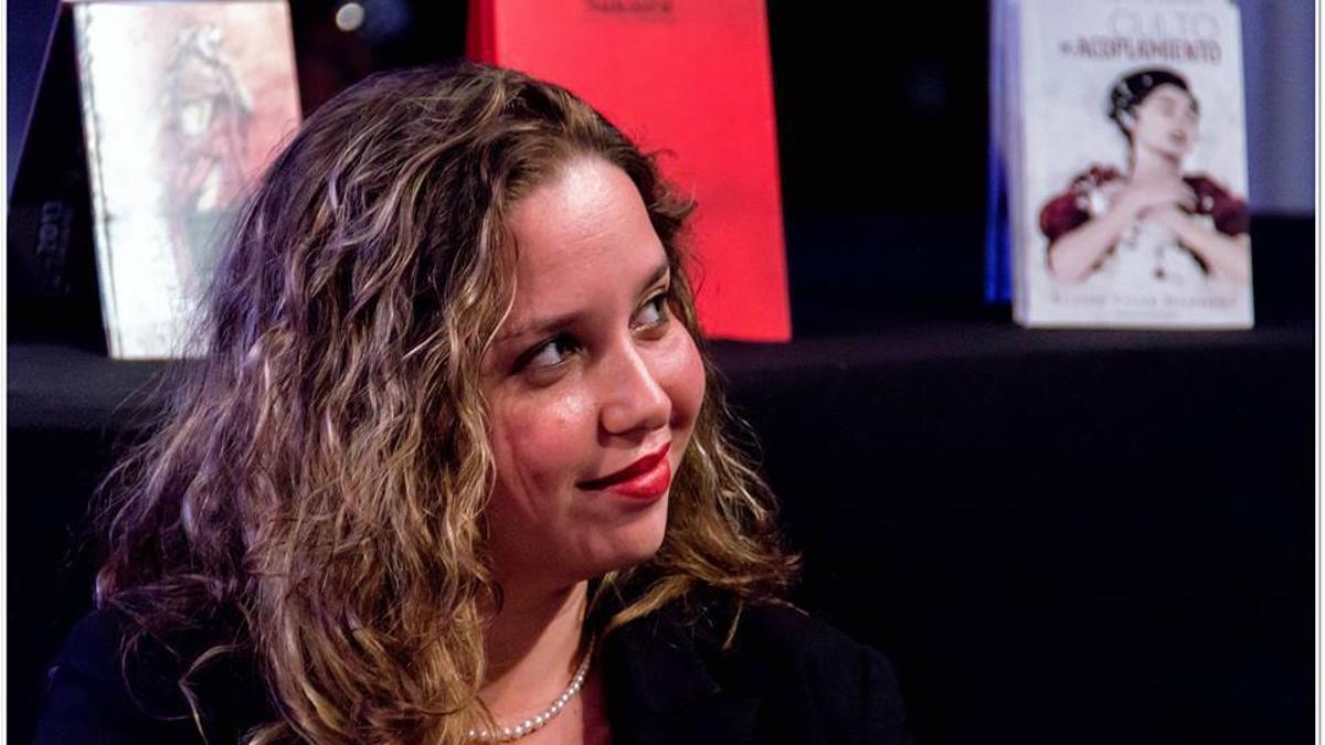 La escritora cubana Elaine Vilar Madruga, ganadora de los premios Cálamo.