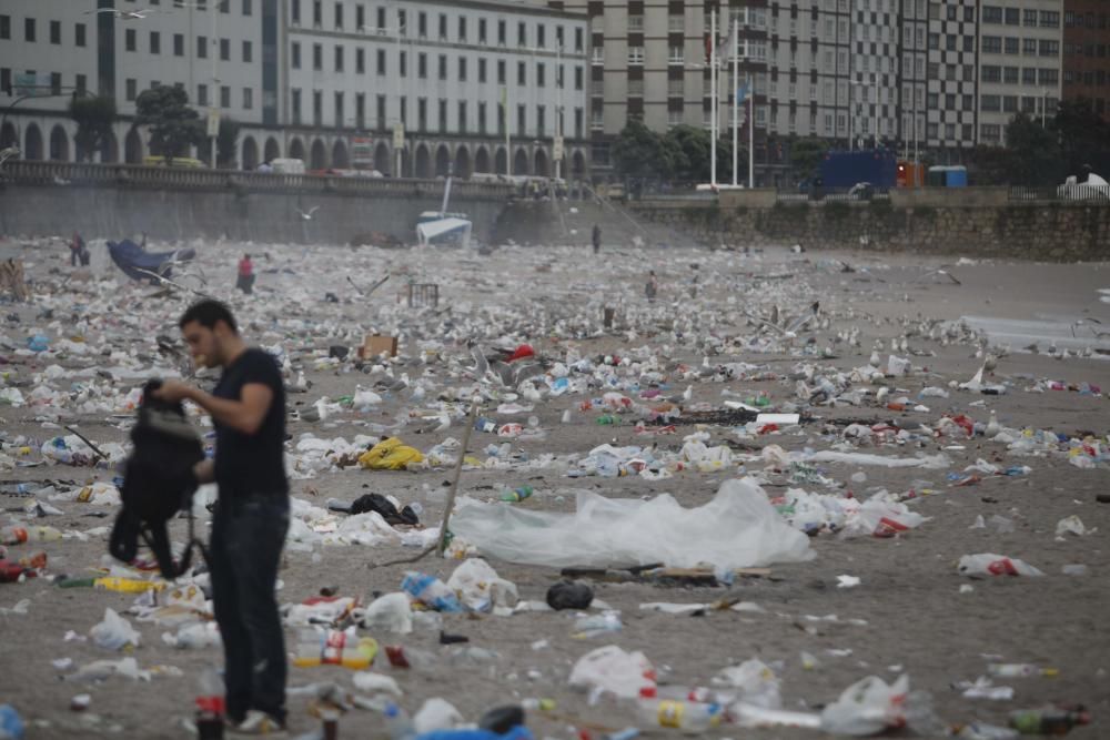 Así amanecieron las playas de A Coruña