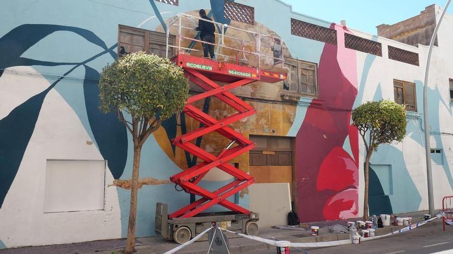 Arte urbano en Vila-real para dar vida a una fachada muerta