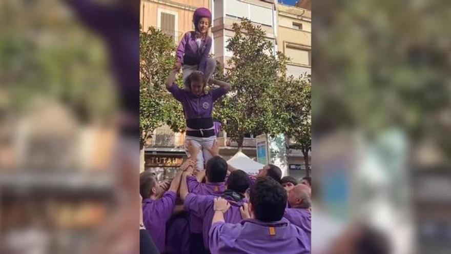 Moment emotiu: la petició de mà enmig d&#039;una diada castellera a Figueres que ha captivat a tothom