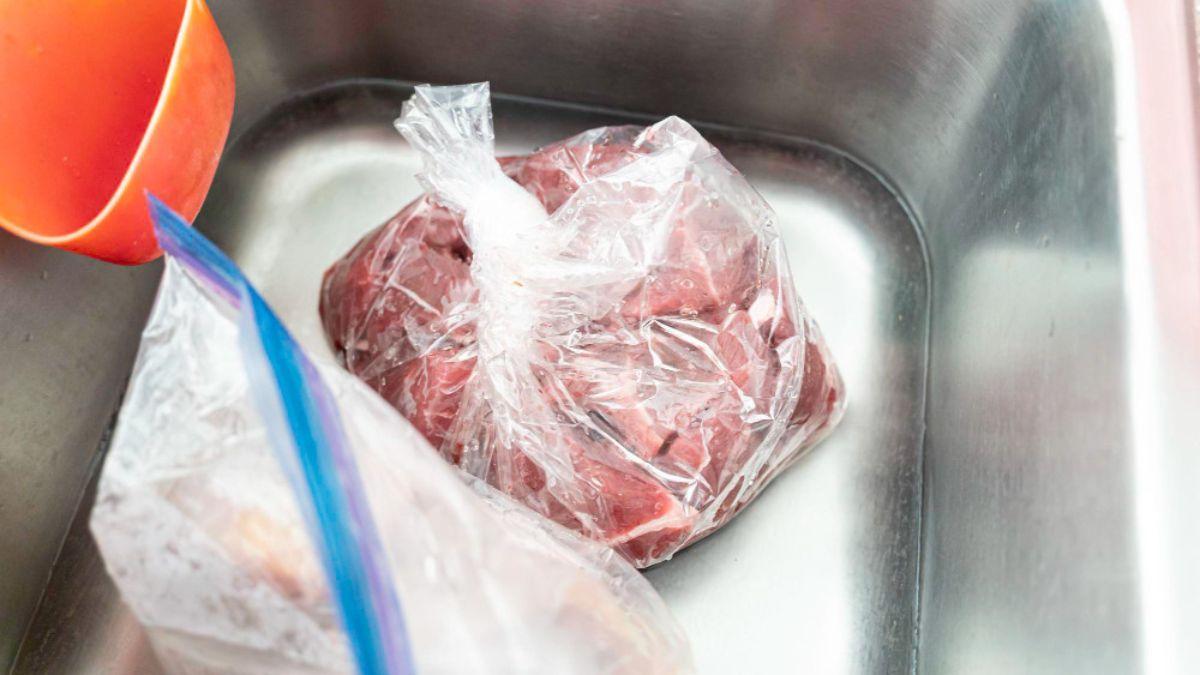 TRUCOS PARA DESCONGELAR RÁPIDO: El truco para descongelar la carne en cinco  minutos que debes conocer