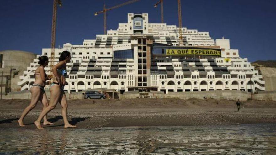 El hotel El Algarrobico