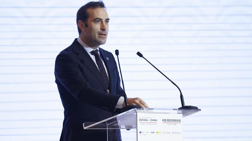 El ministro Cuerpo se lanza ahora a hablar en chino ante los empresarios en Chengdú