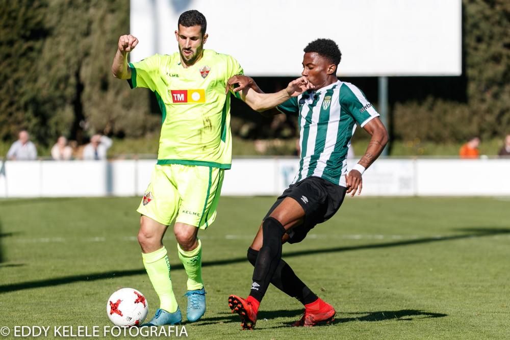 El Elche vuelve a las andadas y cae derrotado en Peralada (1-0).