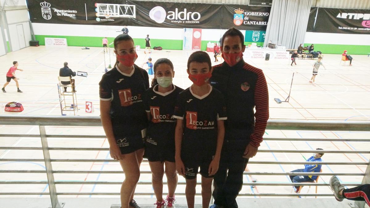 Foto de equipo del Bádminton Zamora