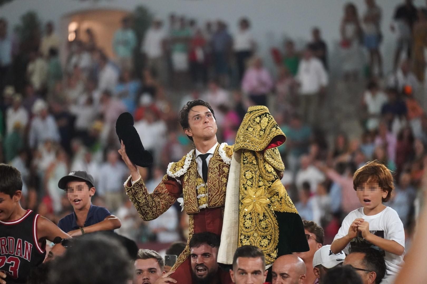 Toros en la Feria I Sexta corrida de abono y puerta grande de Roca Rey