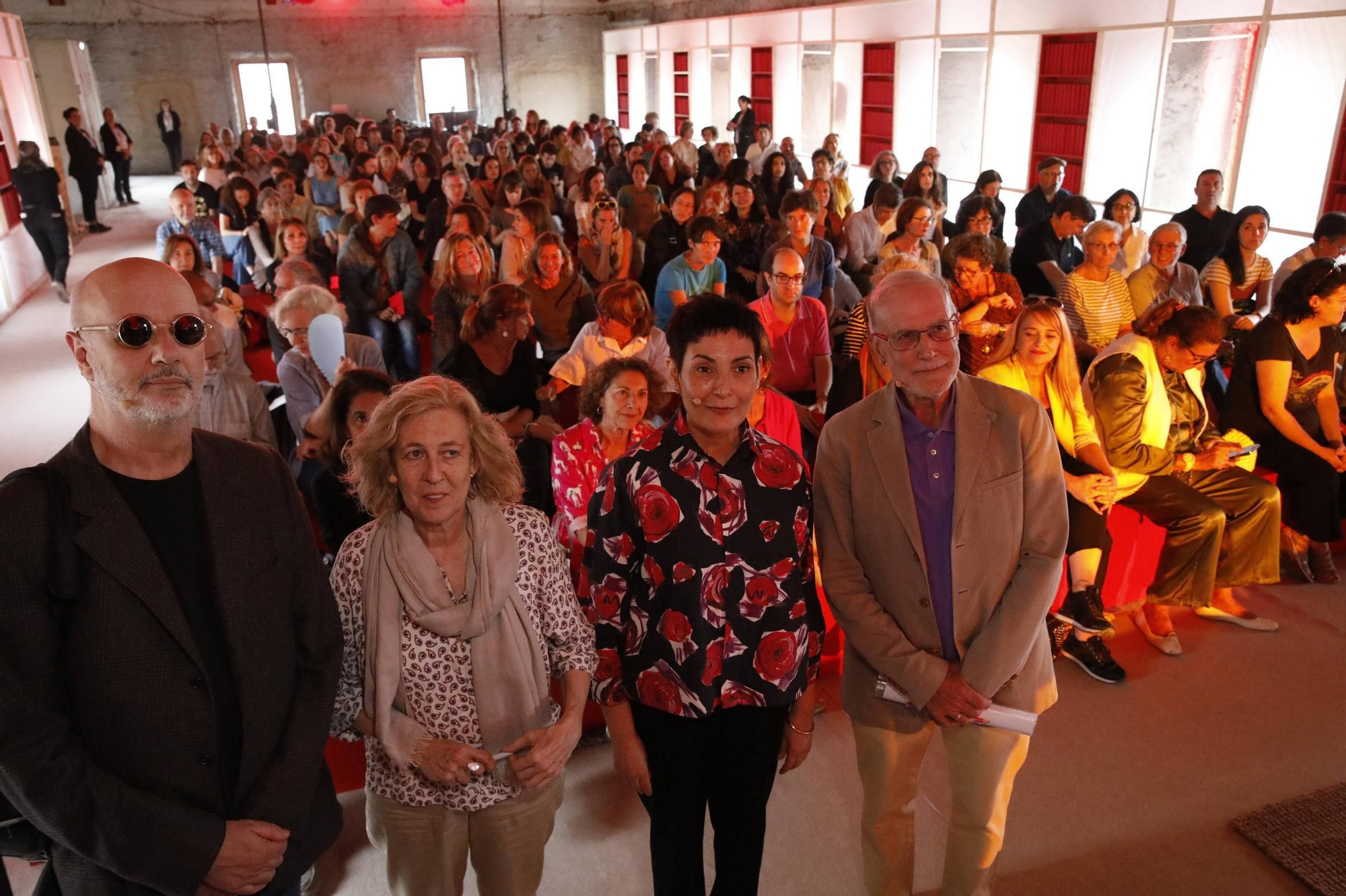 Mesa Redonda "¿De qué hablamos cuando hablamos de Murakami? Murakami en la orilla" en Edificio Tabacalera (Gijón)