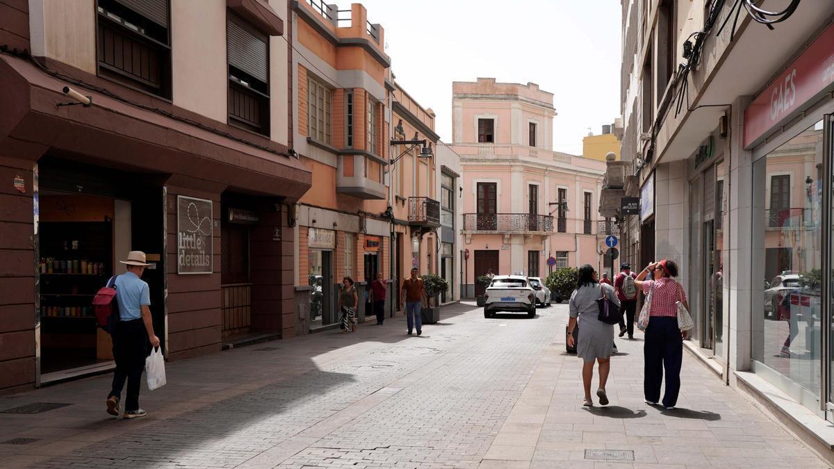 La Laguna prolongará hasta la Avenida de la Trinidad las roderas de asfalto de la calle Herradores