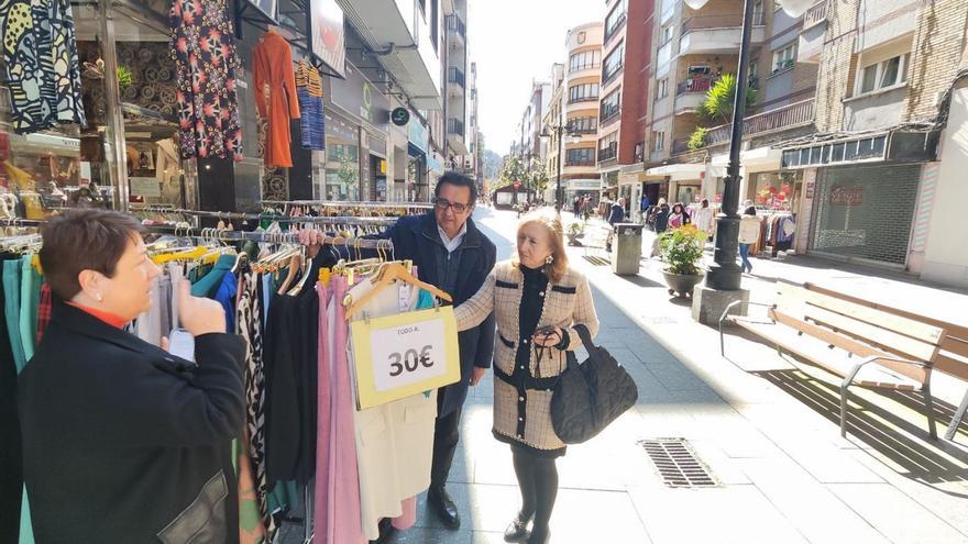 Doble feria del stock en Mieres para animar las ventas del pequeño comercio