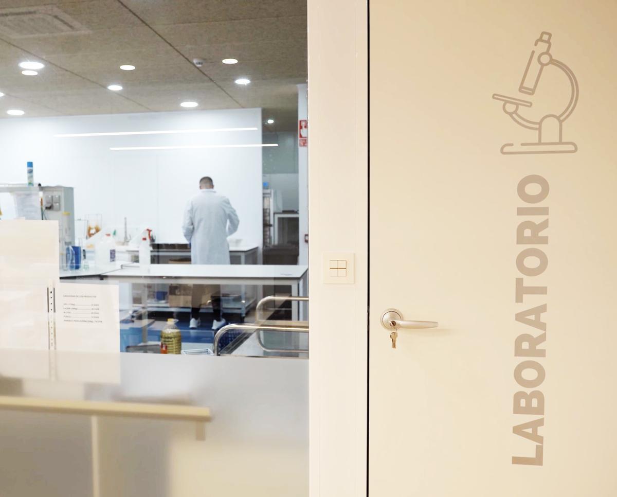 La compañía cuenta con un laboratorio propio de I+D+i.