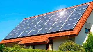 Buenas noticias para los que tienen placas solares: así afecta el cambio de hora