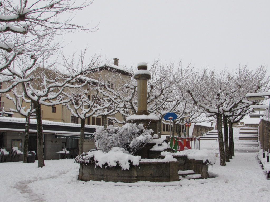 La nieve cubre Morella de blanco