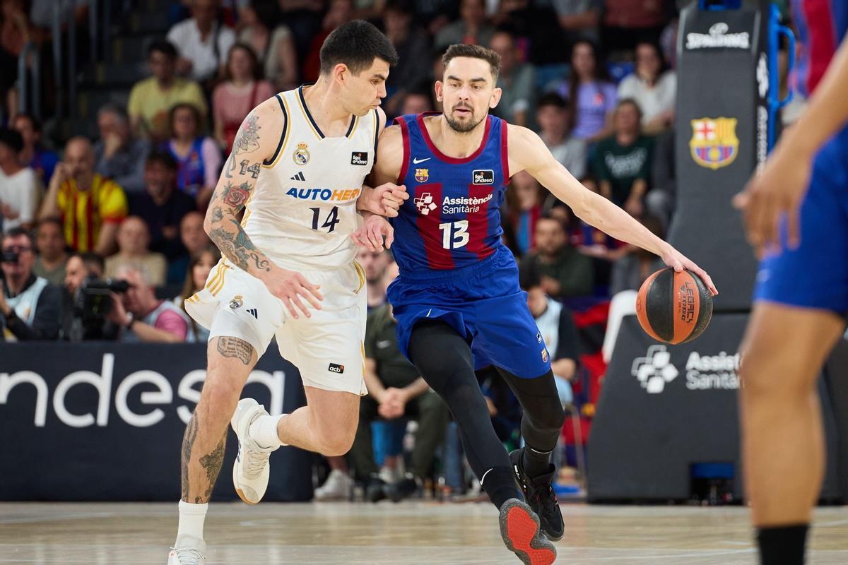 Gaby Deck defiende en una acción a Satoransky